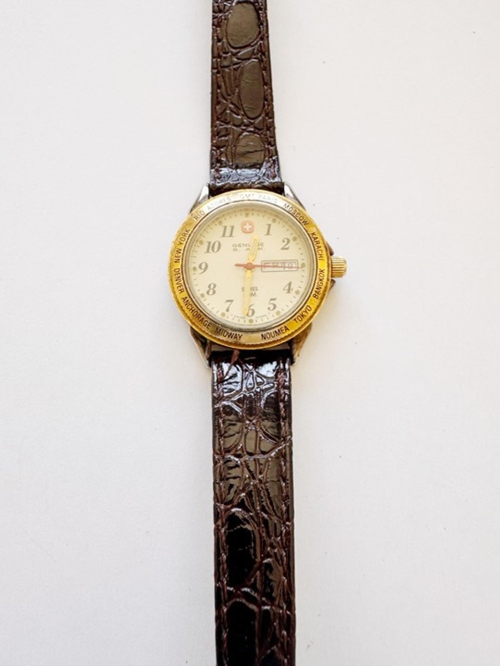 Vintage Wenger Swiss Military World Time Watch Leather Band 29mm Runs